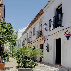 https://unique-andalusian-townhouse-next-to-beach.1costadelsol.com
